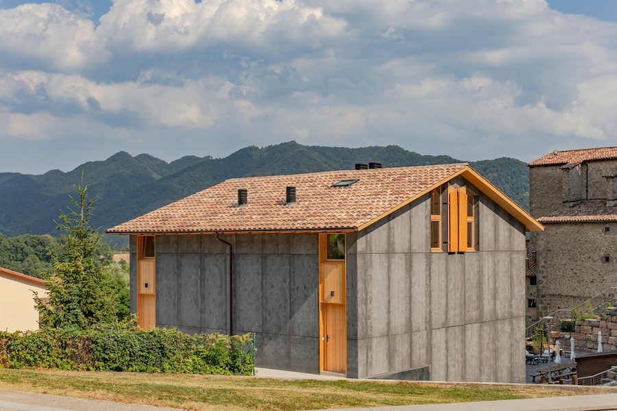 002-wooden-houses-in-vidra-by-sau-taller-darquitectura-960x640.jpg