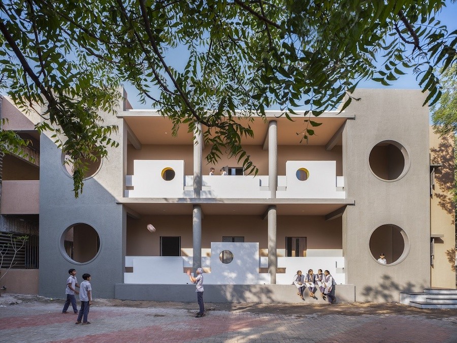 2-school-under-a-neem-by-dhulia-architecture-design-960x720.jpeg