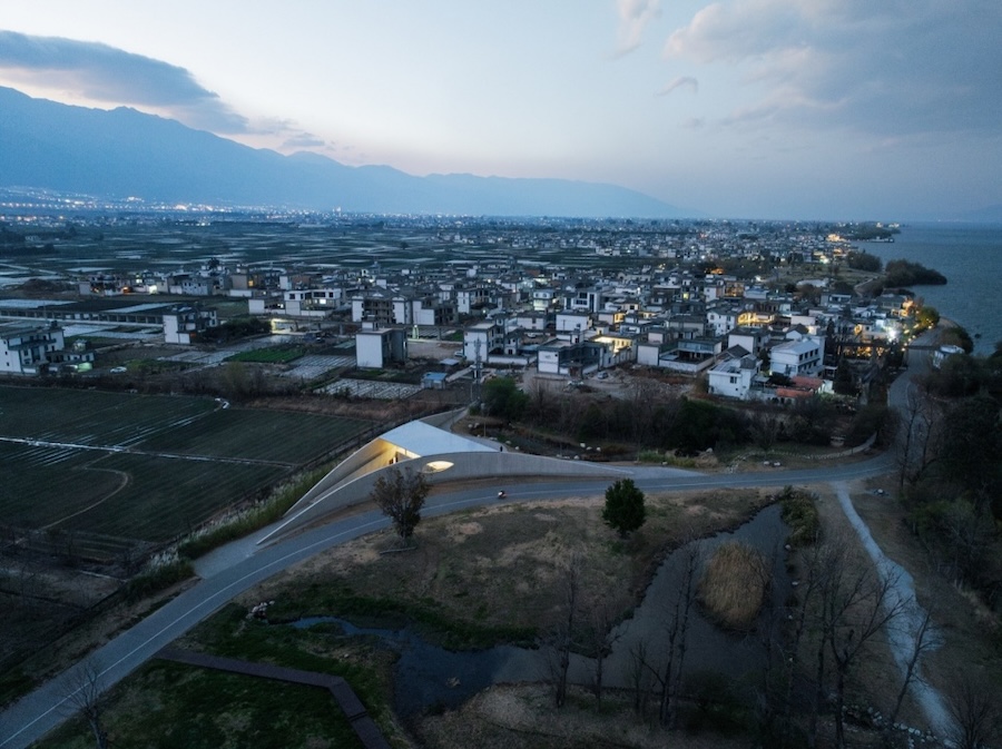 002-jiapeng-village-service-station-by-zhaoyang-architects-960x718.jpg